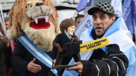 1877318-javier-milei-encabeza-un-acto-para-presentar-a-los-candidatos-de-la-libertad-avanza-e689e5eb16b1e4