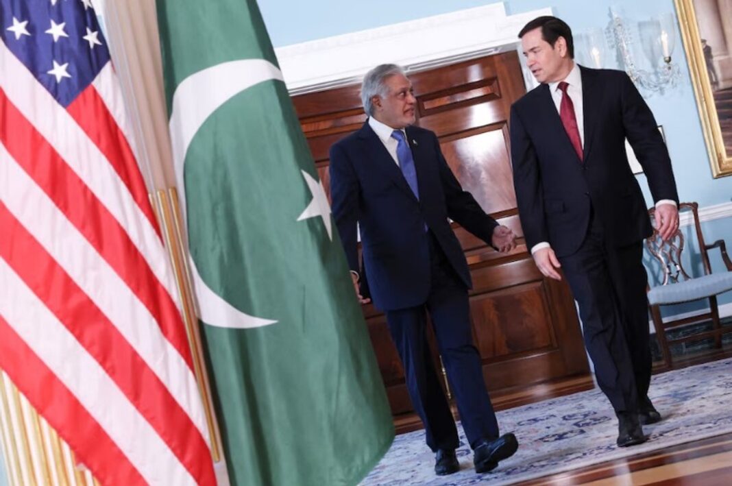 Mapa de Medio Oriente con banderas de Irán, Estados Unidos e Israel, ilustrando la tensión regional.